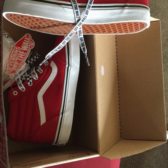 Red Vans off the wall - Picture 2 of 2